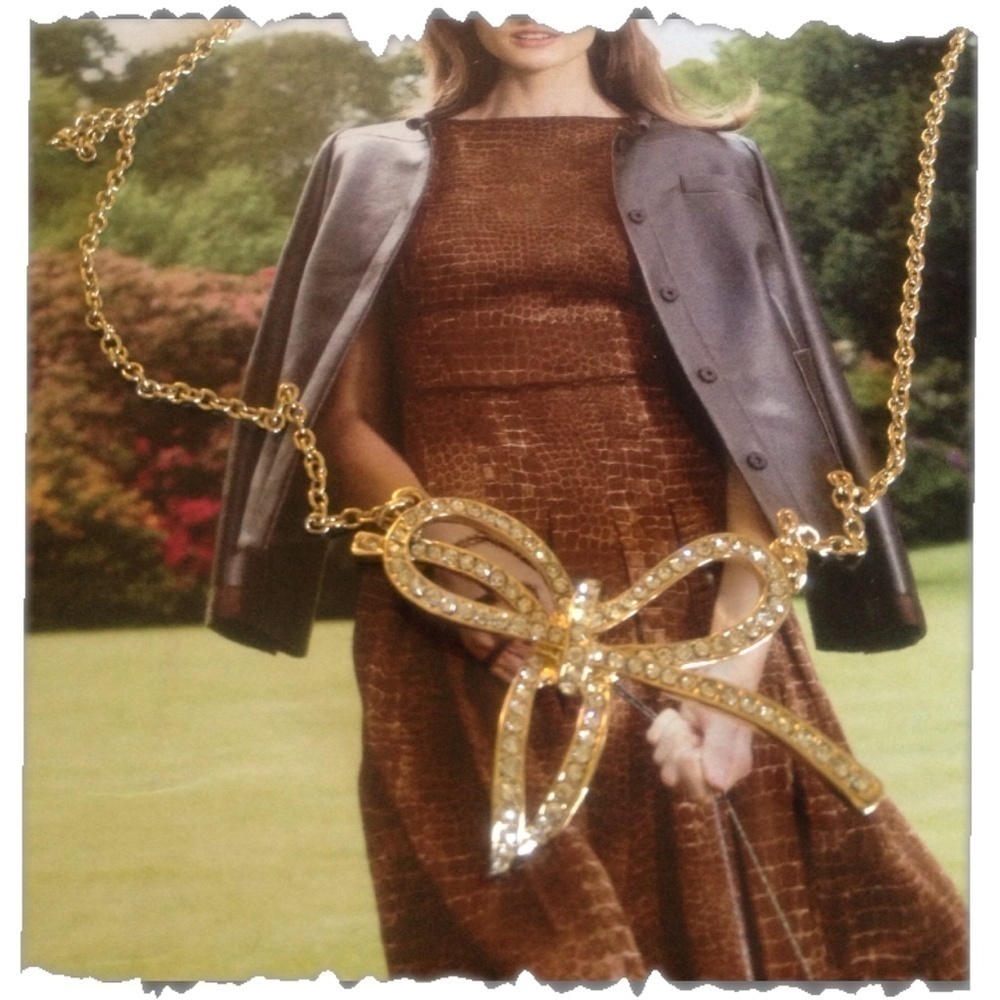 COPY - New -pretty bow necklace. - Picture 2 of 3
